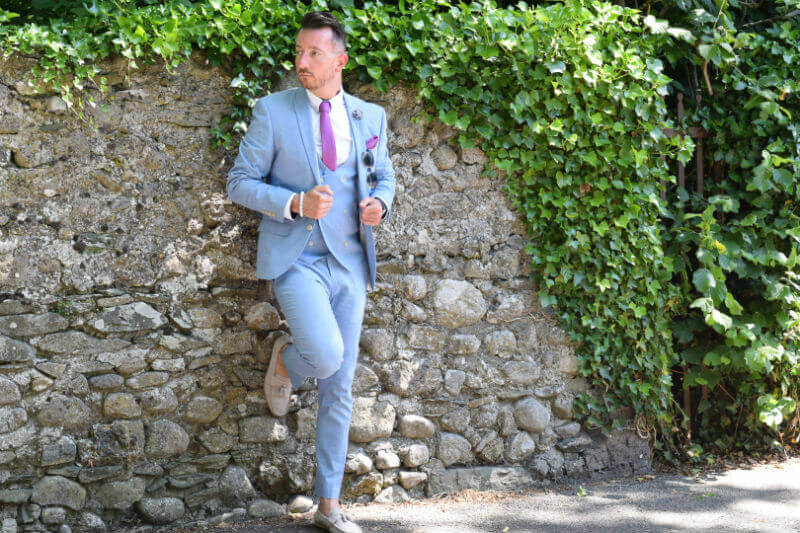 What to wear to the races linen blue suit